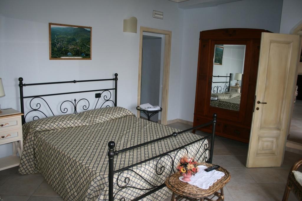 Casa Vacanze San Francesco Bagni San Filippo Phòng bức ảnh